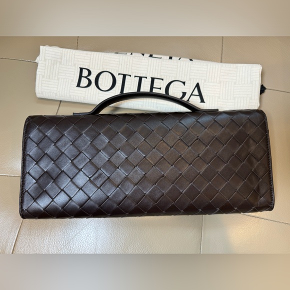 Sold ❌Bottega Veneta Andiamo Clutch - Picture 4 of 10